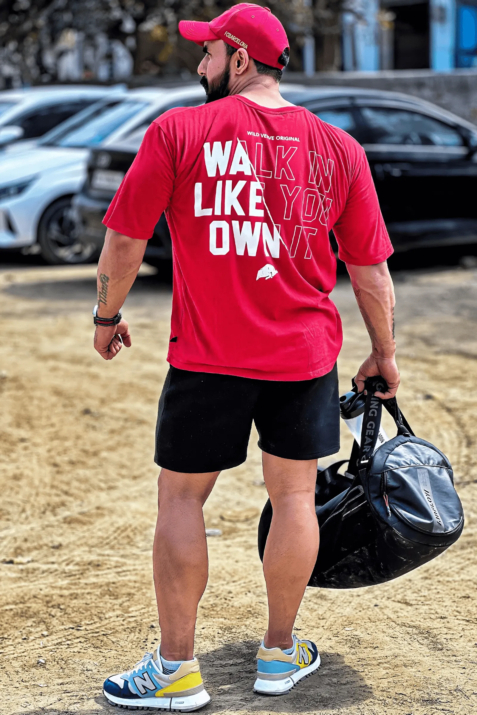 WALK IN LIKE YOU OWN IT OVERSIZED T-SHIRT (RED)
